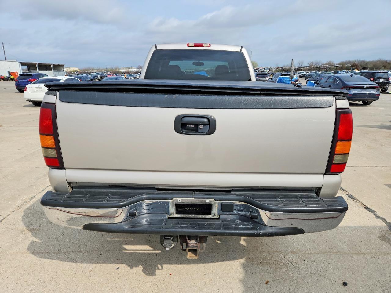 2005 GMC Sierra C2500 Heavy Duty - Фото 6