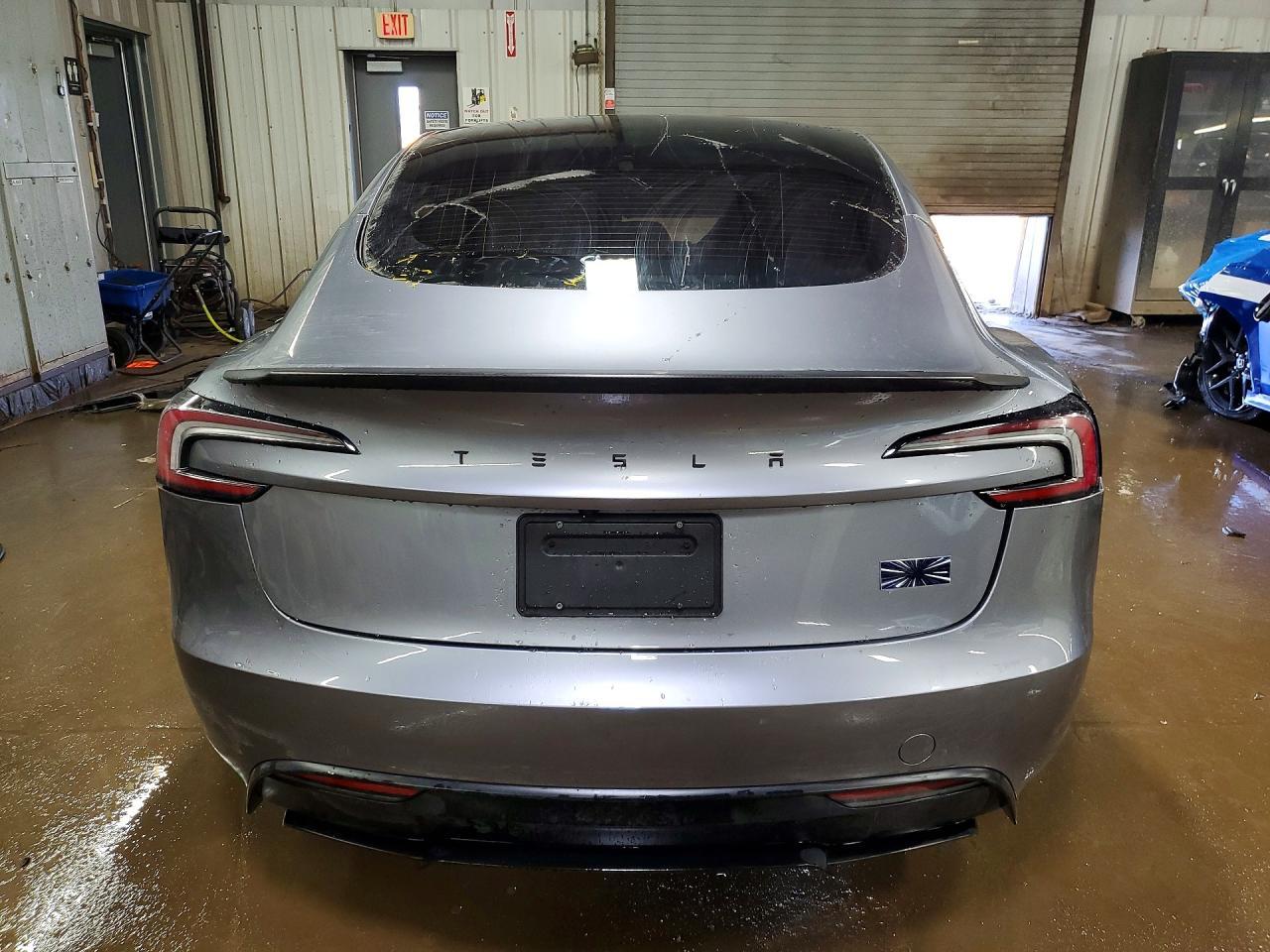 2026 Tesla Model 3 - Фото 6