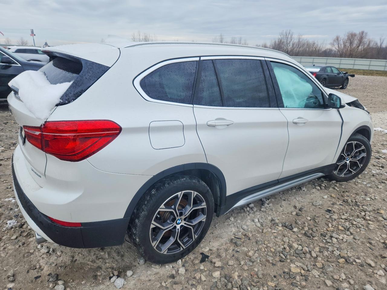 2021 BMW X1 xDrive28I - Фото 3