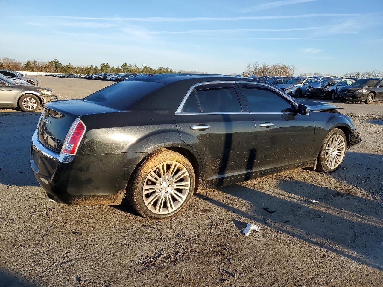 2014 Chrysler 300C - Image 3