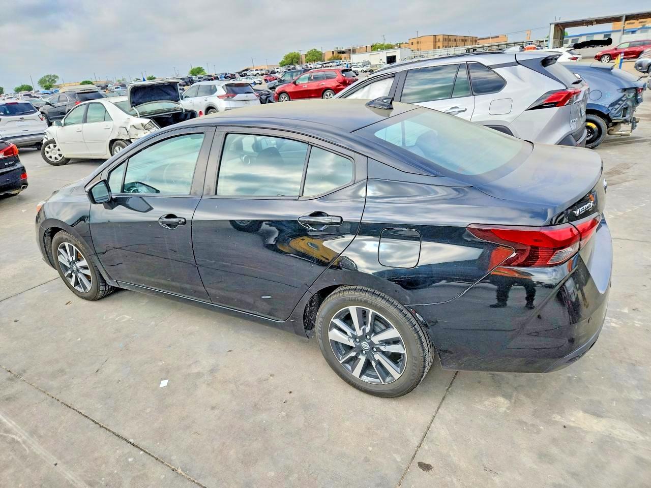 2021 Nissan Versa Sv - Image 2