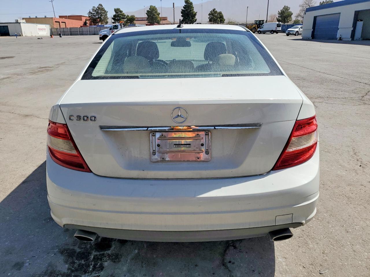 2011 Mercedes-Benz C 300 - Фото 6