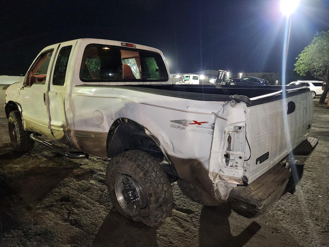 1999 Ford F250 Super Duty - Image 2