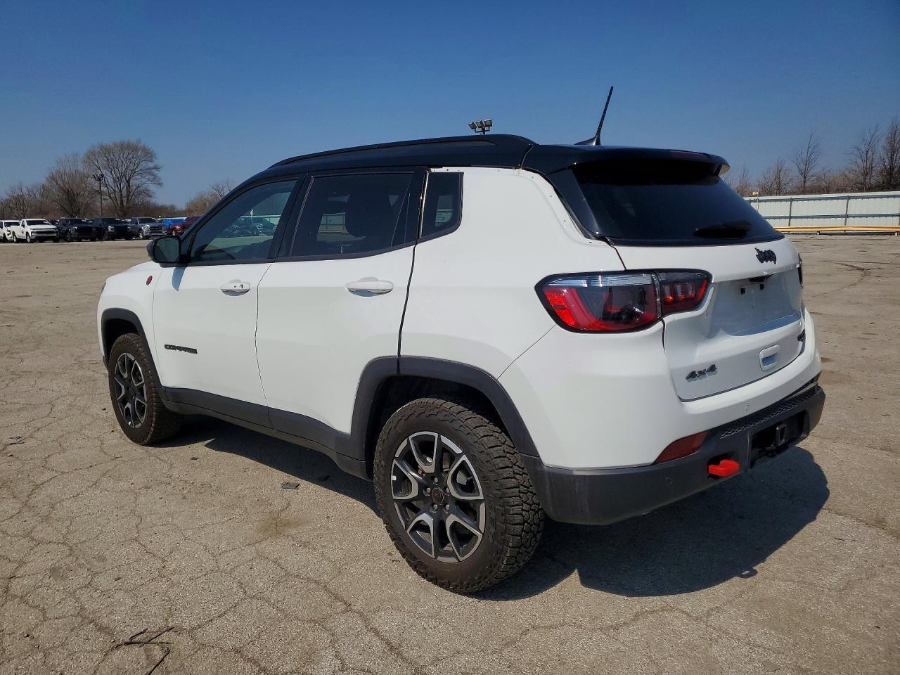 2025 Jeep Compass Trailhawk - Фото 2