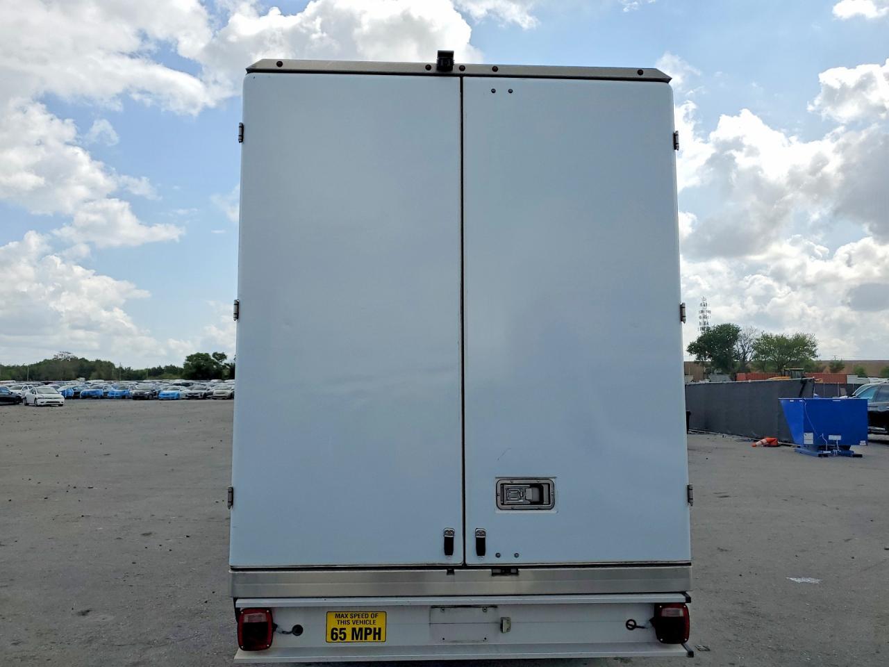 2021 Ford Transit Delivery Truck - Фото 6