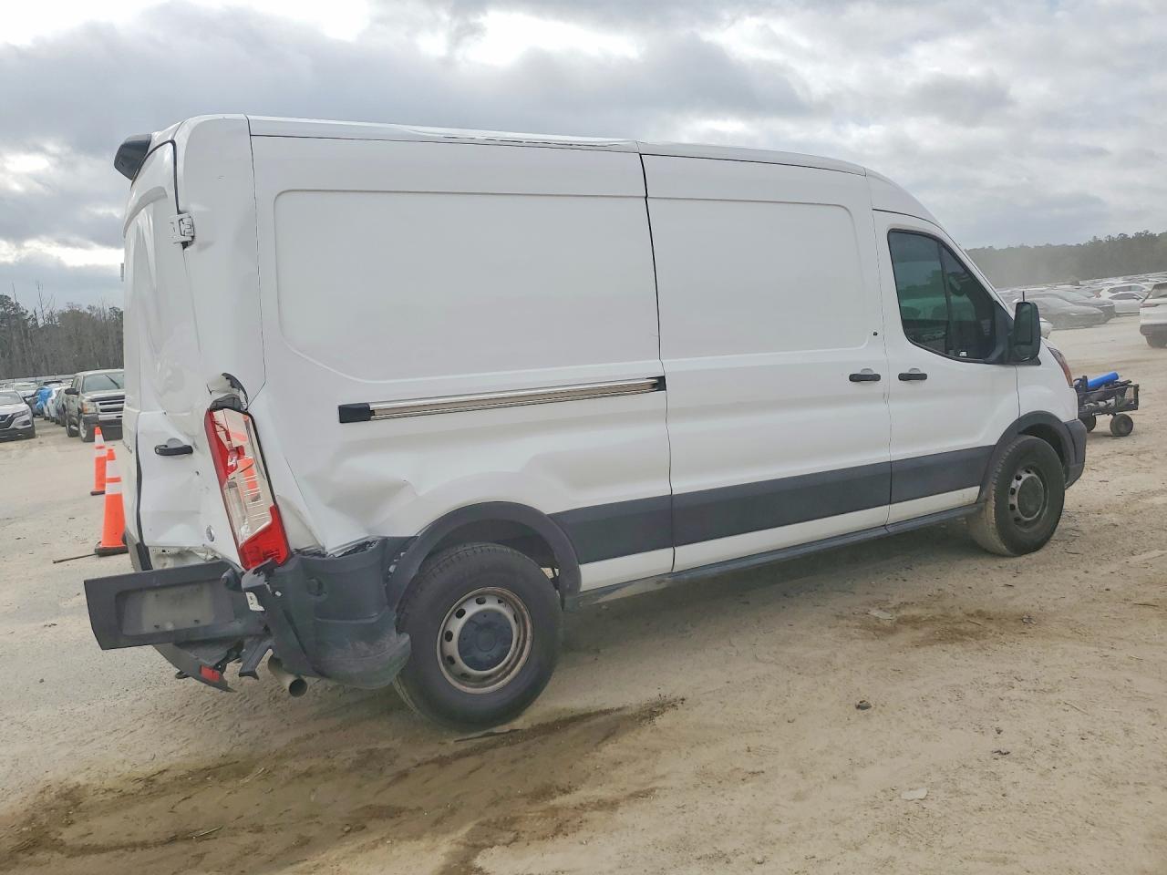 2020 Ford Transit 250 Utility / Service Van - Image 3