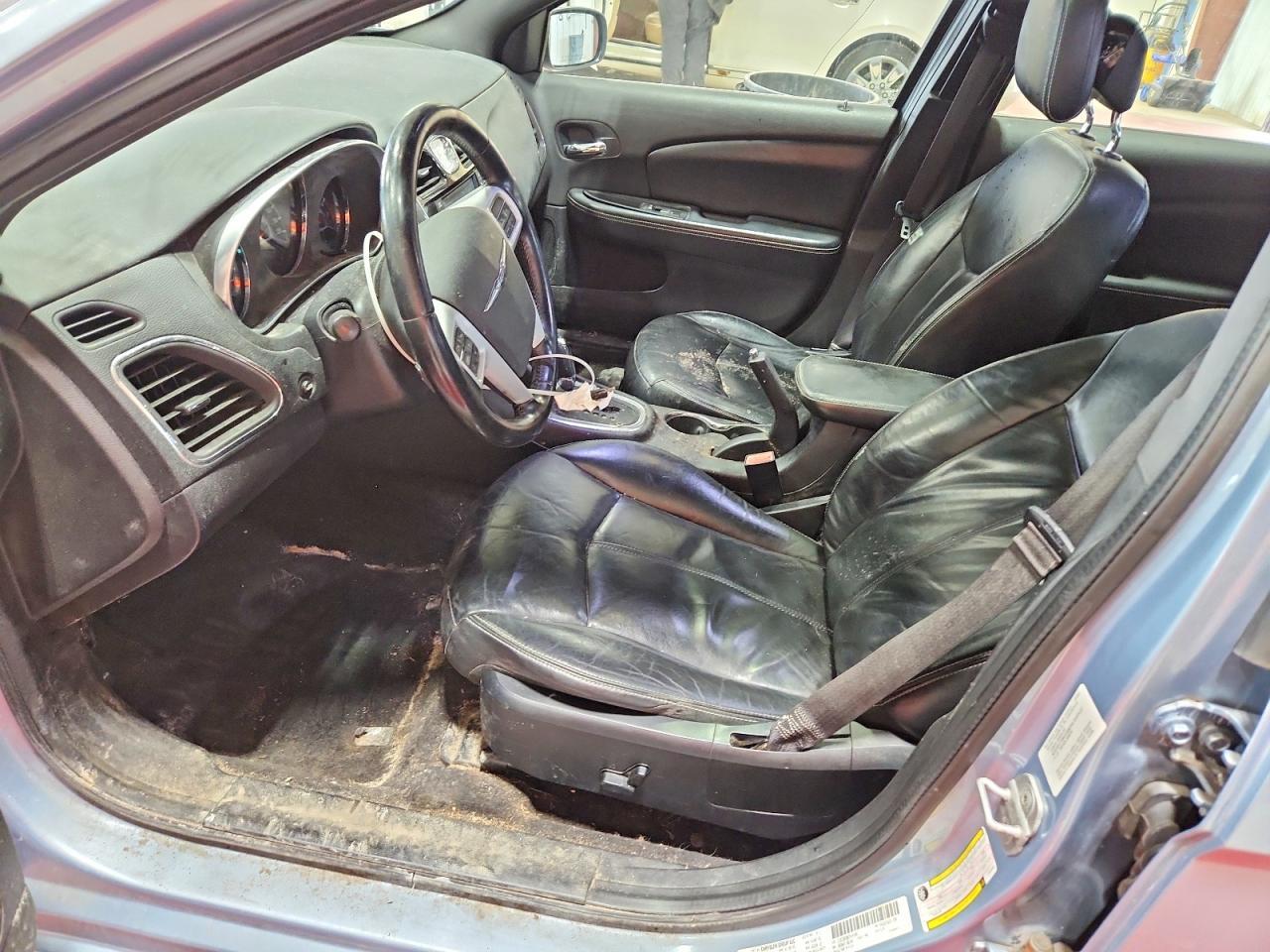 2012 Chrysler 200 Limited - Image 7