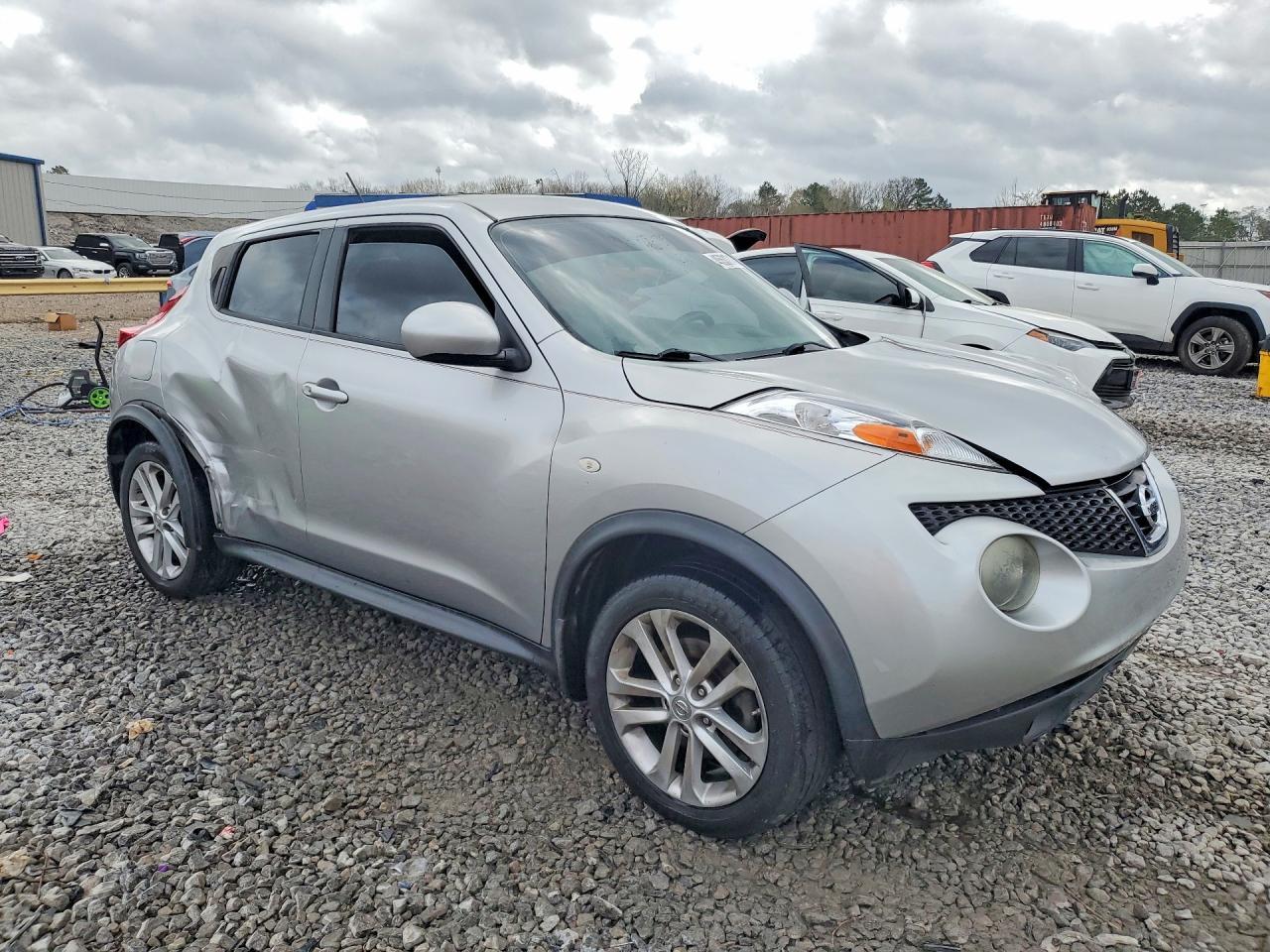 2011 Nissan Juke S - Фото 4
