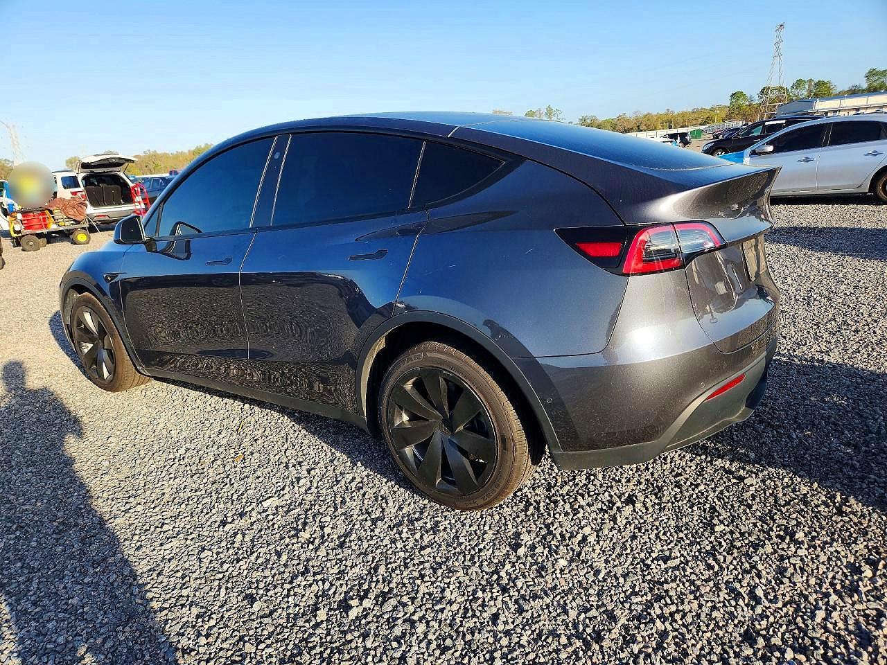 2021 Tesla Model Y - Image 2