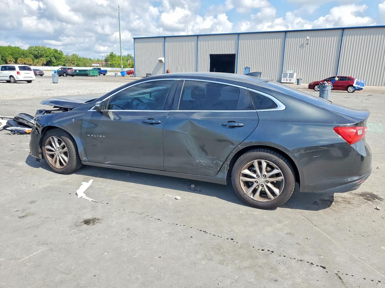 2017 Chevrolet Malibu Lt - Фото 2