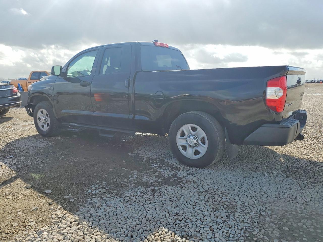 2021 Toyota Tundra Sr - Фото 2