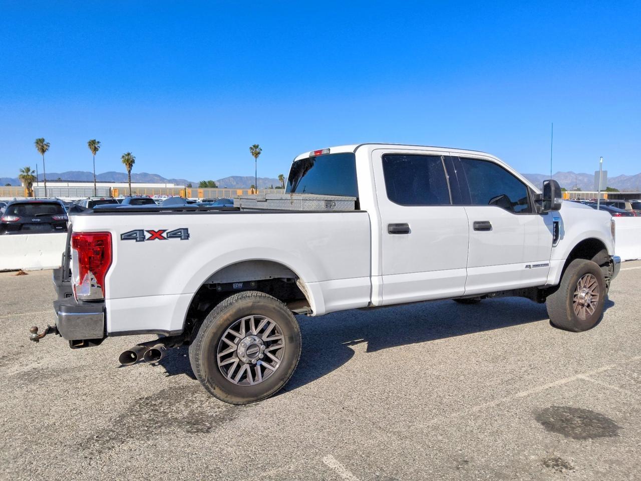 2019 Ford F250 Super Duty - Image 3