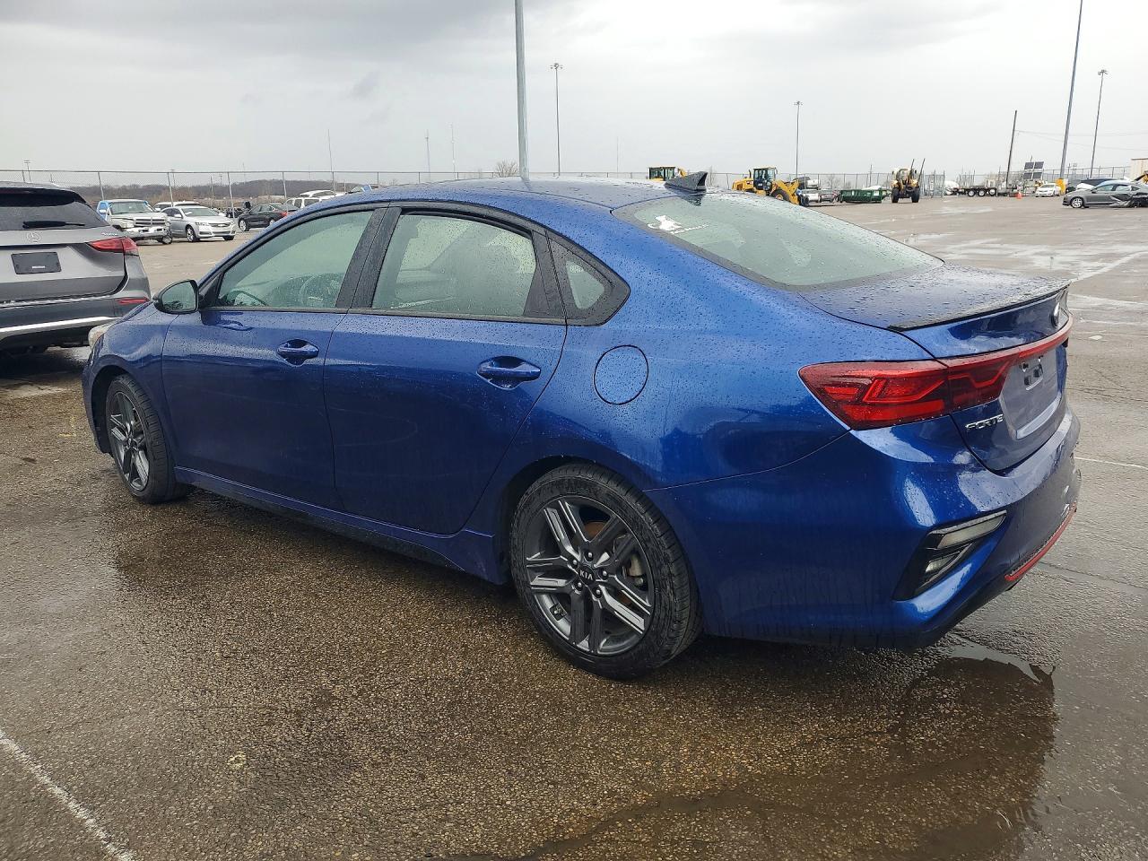 2021 Kia Forte Gt Line - Фото 2