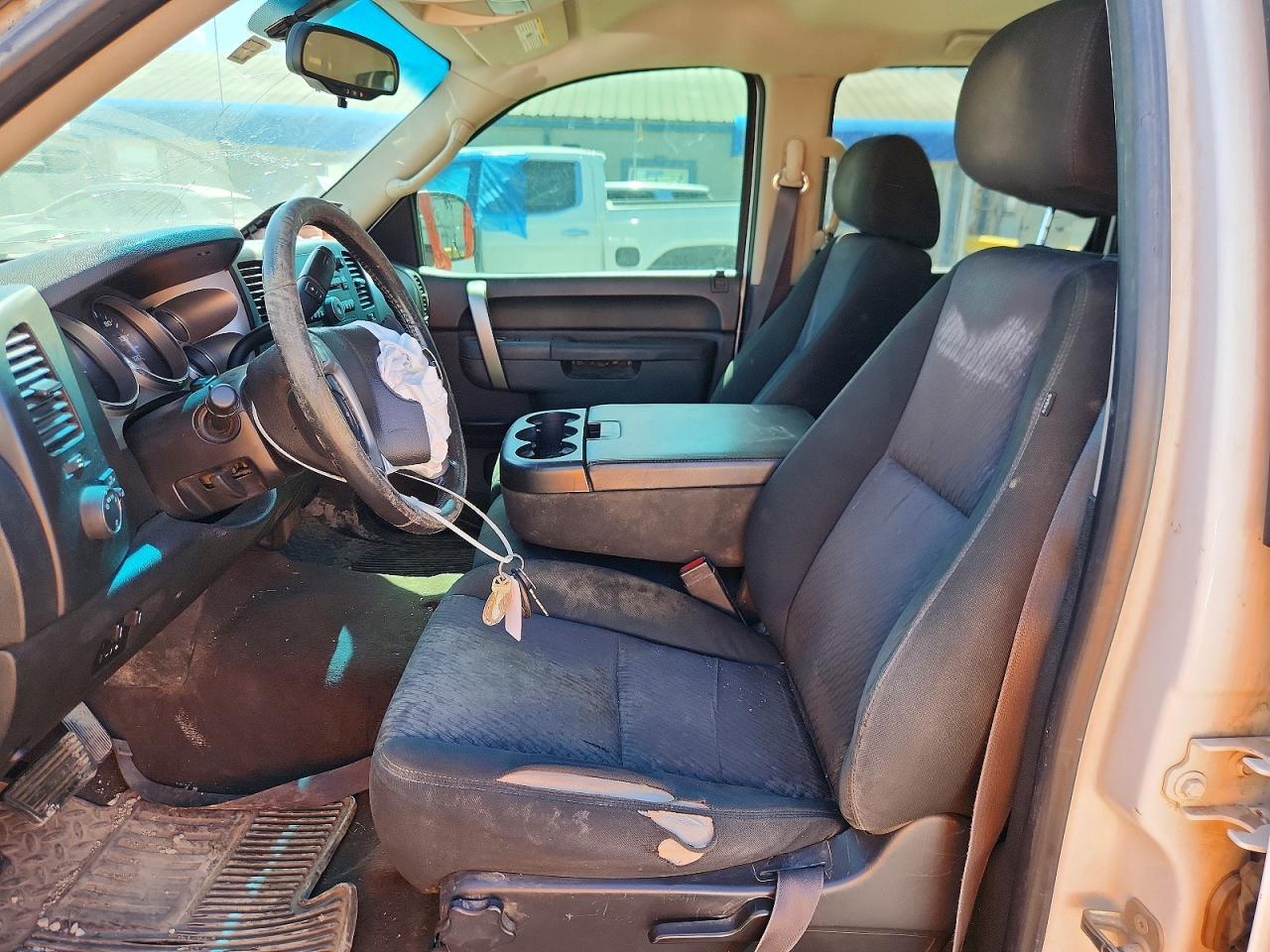 2013 Chevrolet Silverado 2500 Utility / Service Truck - Image 7