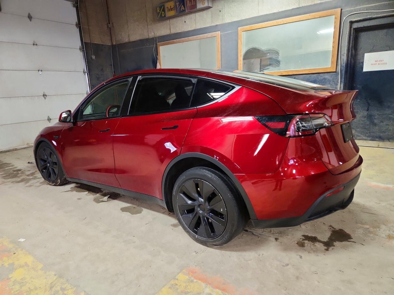 2025 Tesla Model Y - Image 2