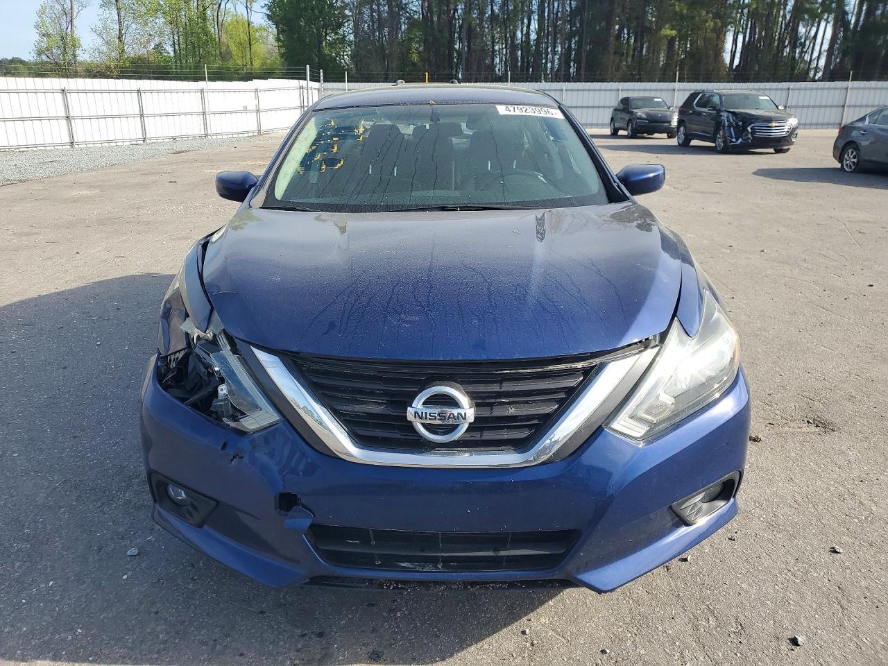 2016 Nissan Altima 2.5 Sr - Image 5