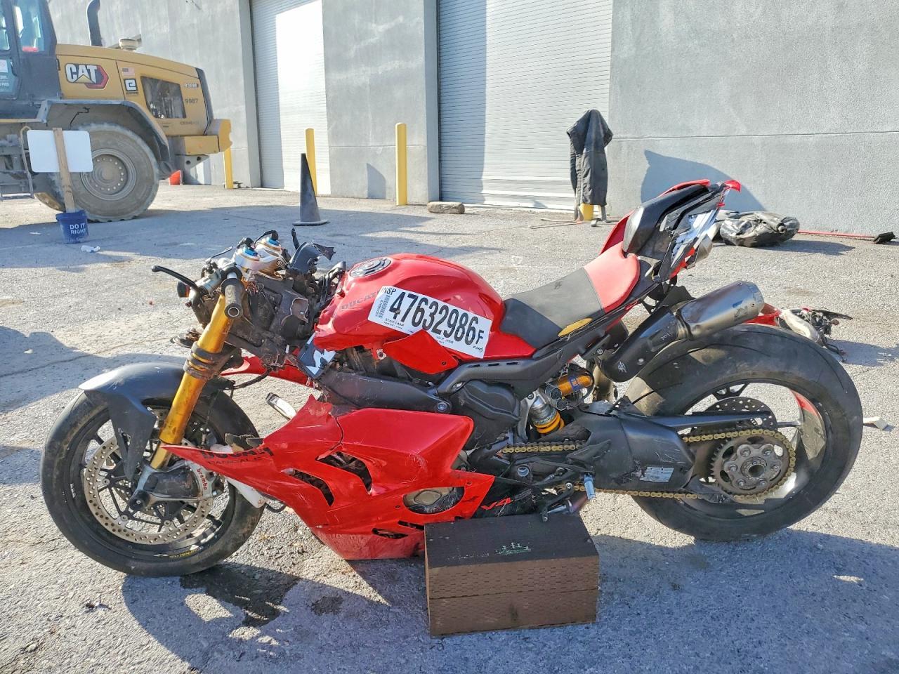 2024 Ducati Panigale V4S - Фото 3