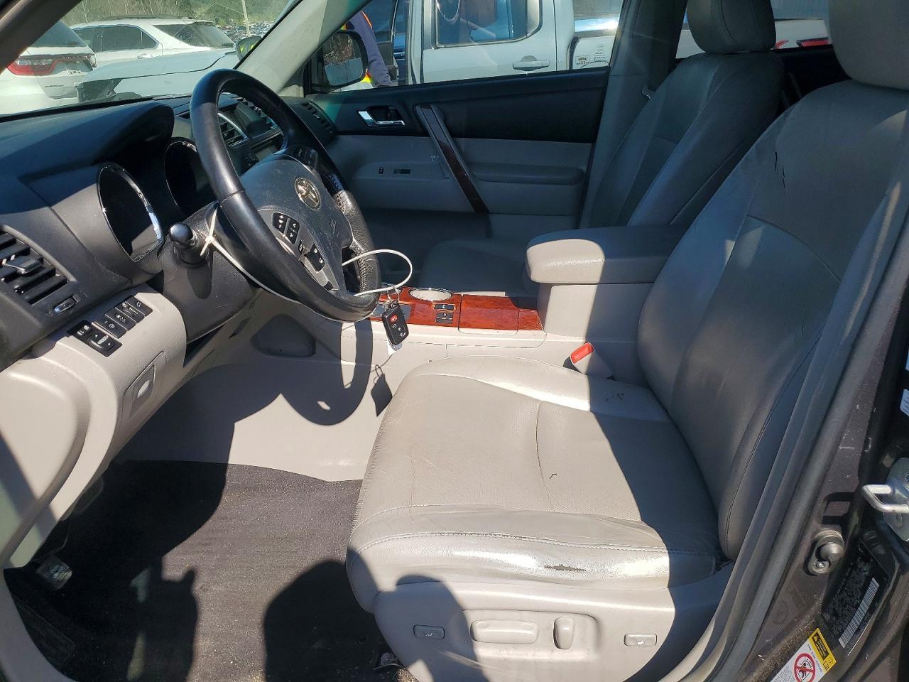2012 Toyota Highlander Limited - Image 7