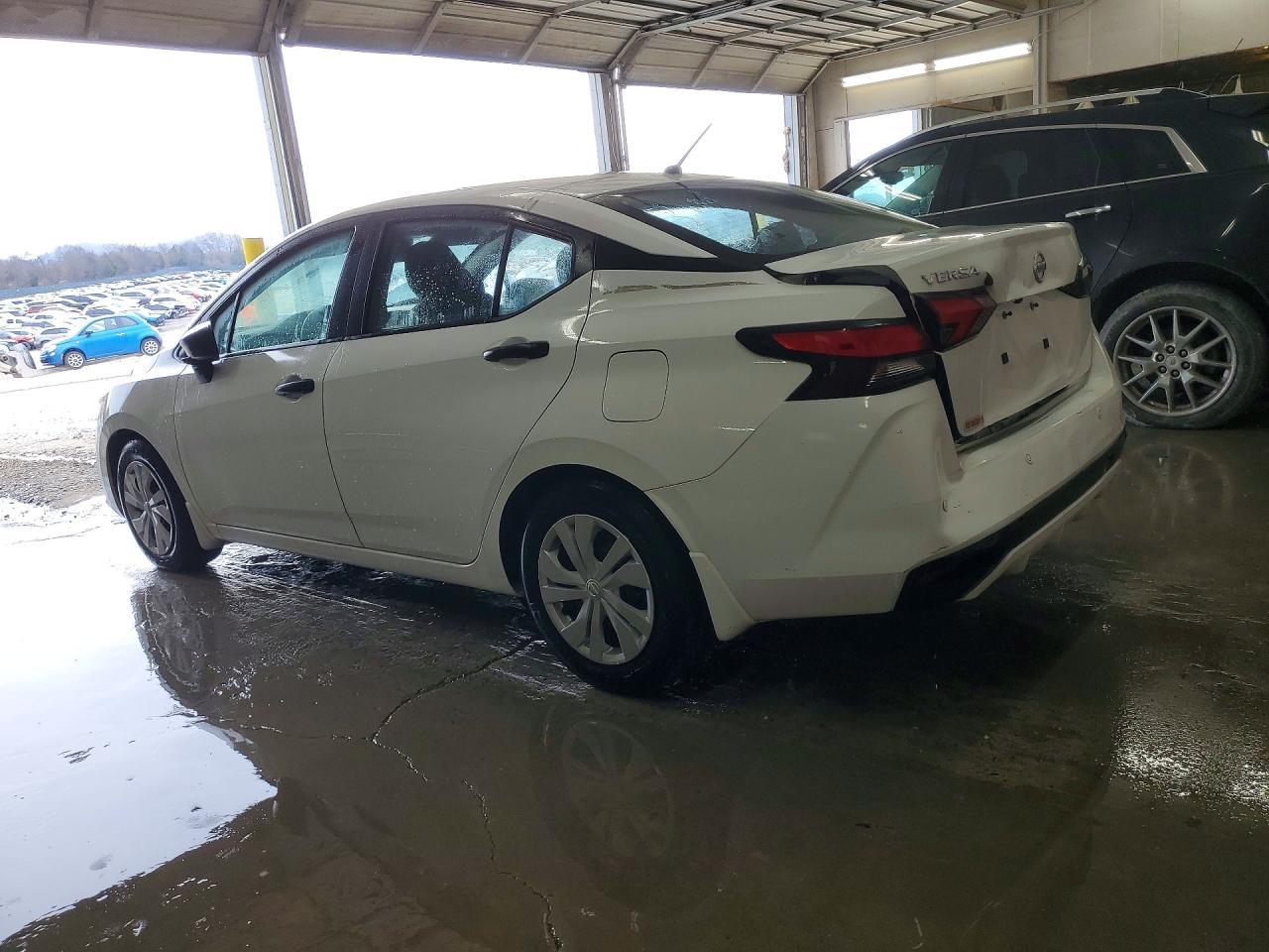 2020 Nissan Versa S - Фото 2