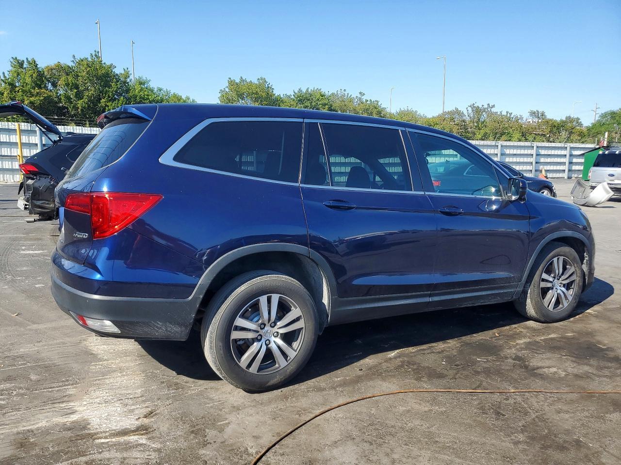 2018 Honda Pilot Ex - Image 3