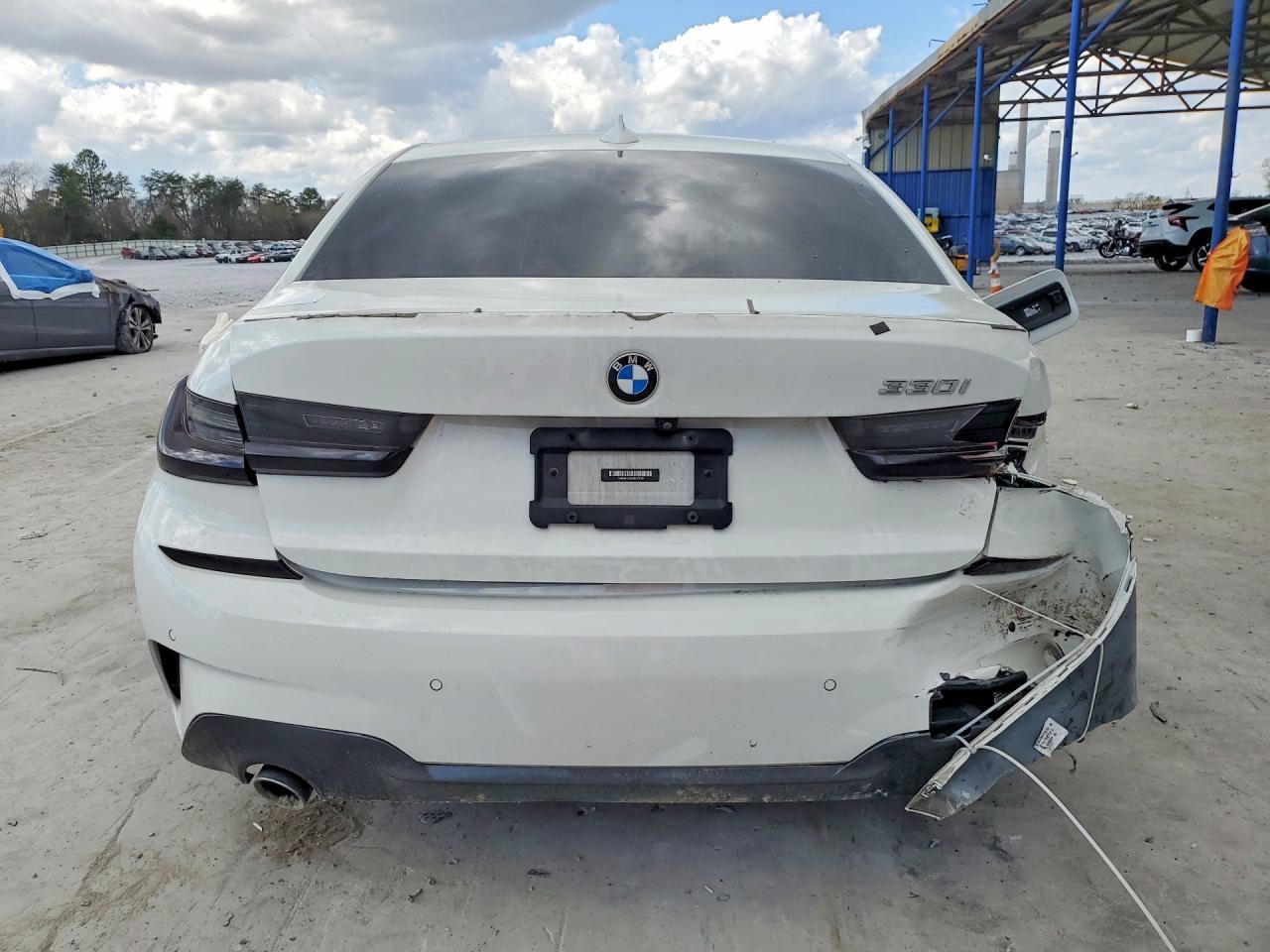 2022 BMW 330I - Фото 6