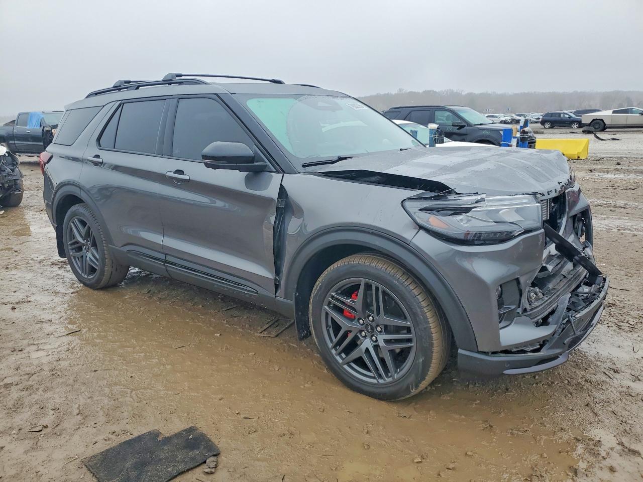 2025 Ford Explorer St - Image 4