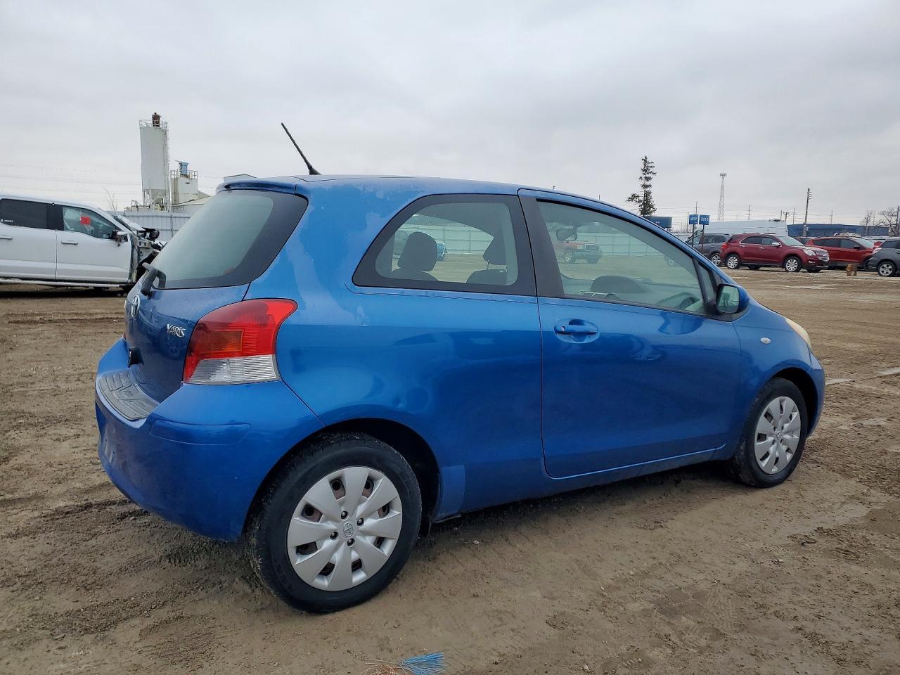 2010 Toyota Yaris Base - Фото 3