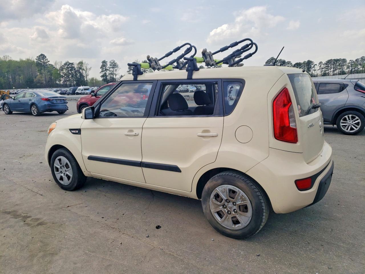 2013 Kia Soul Base - Image 2
