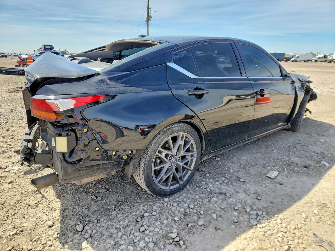 2023 Nissan Altima 2.0 Sr - Фото 3