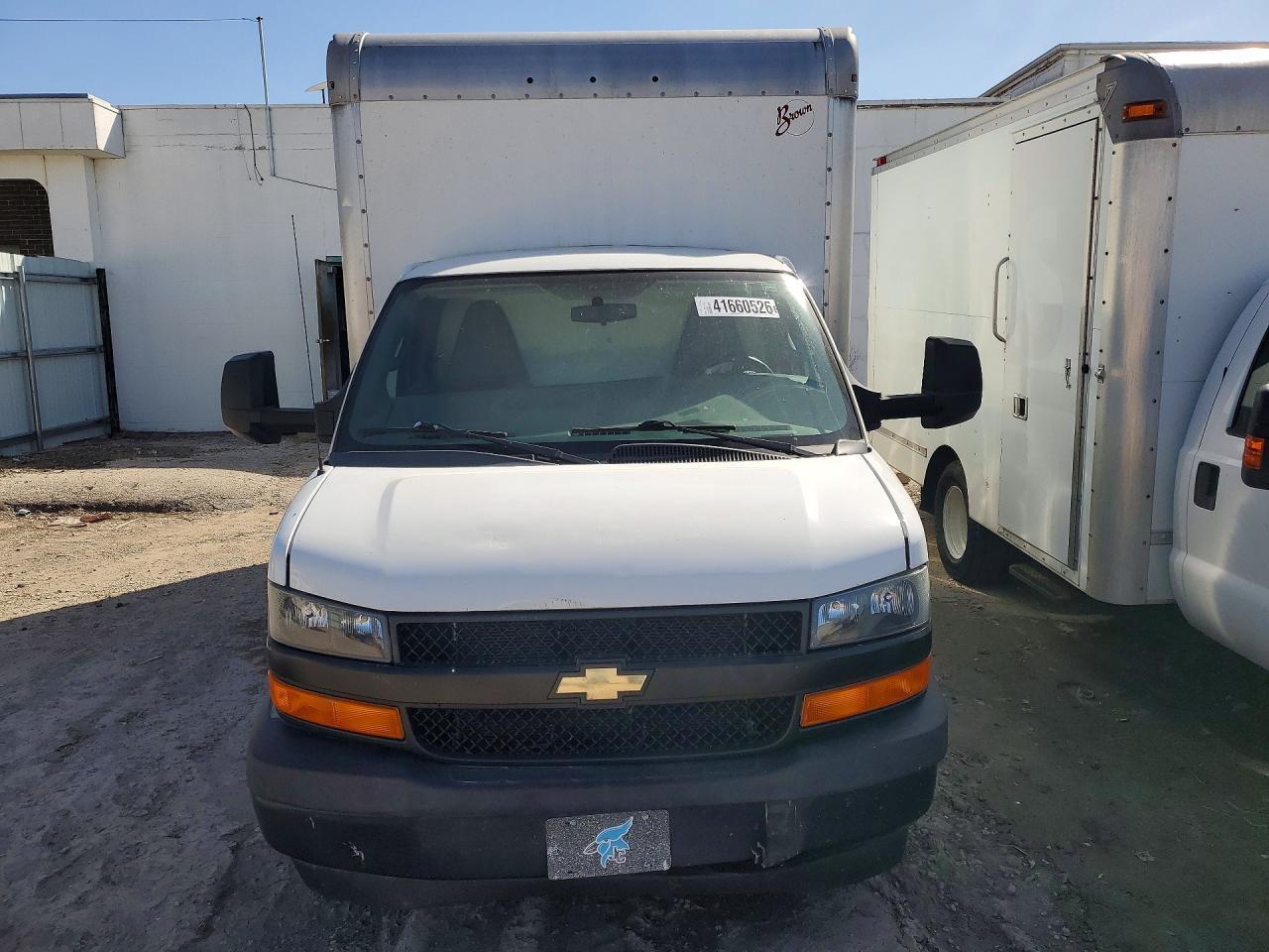 2018 Chevrolet Express Box Truck - Image 5
