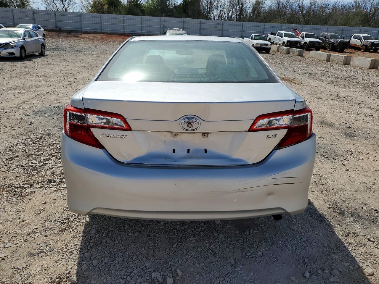 2012 Toyota Camry Le - Image 6
