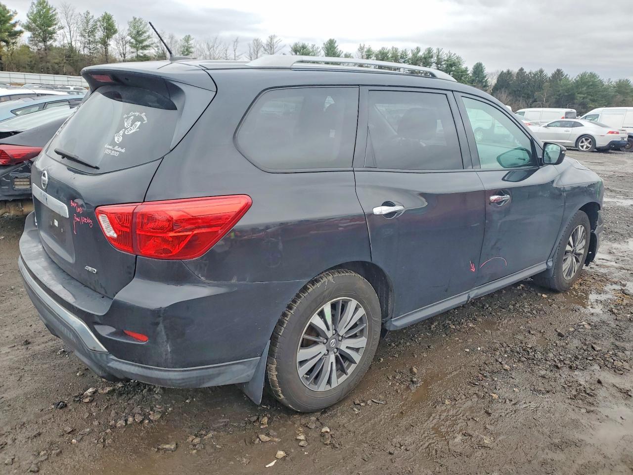 2017 Nissan Pathfinder S - Фото 3