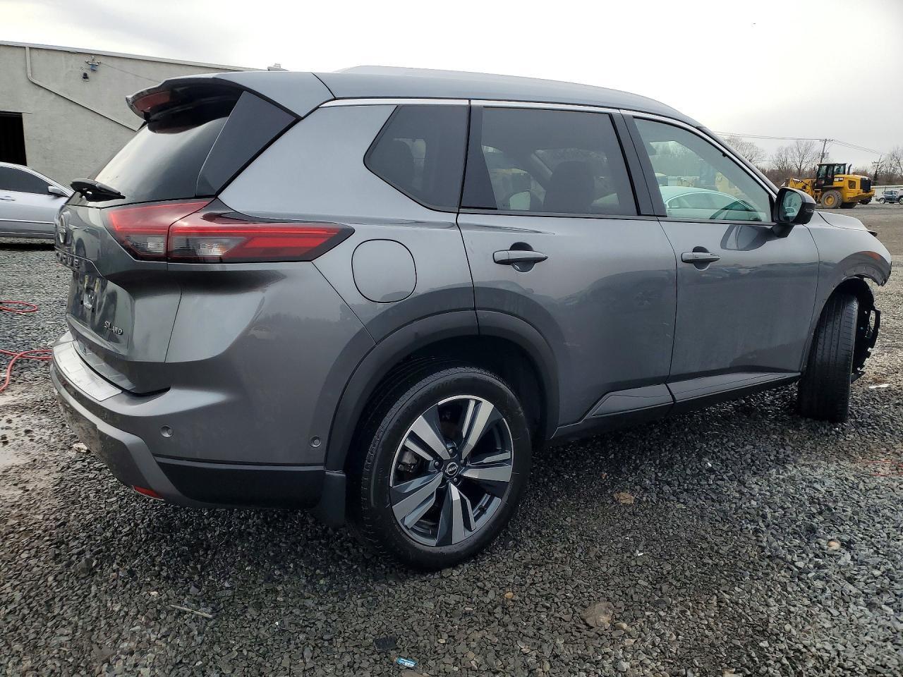 2024 Nissan Rogue Sl - Image 3