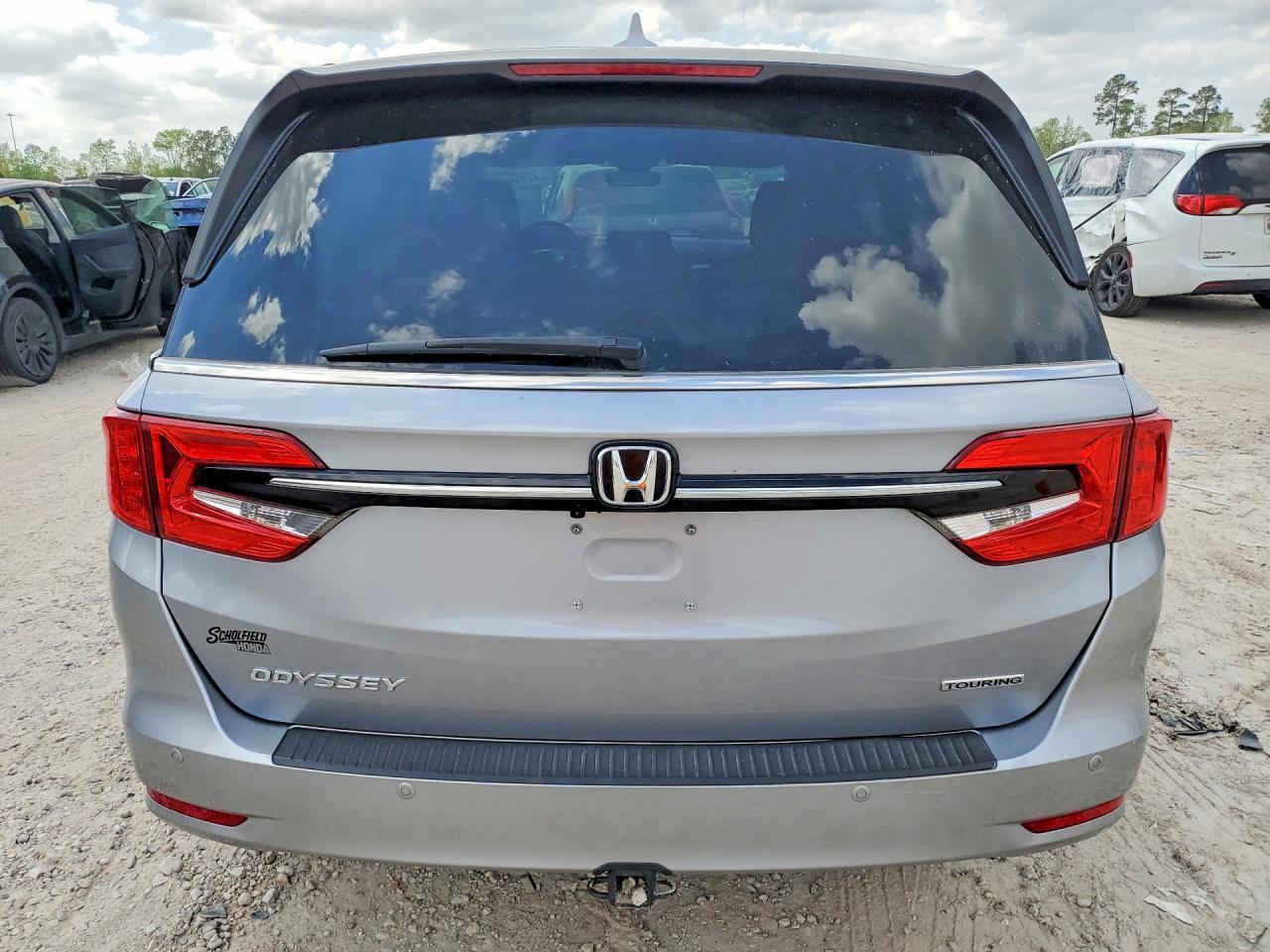 2023 Honda Odyssey Touring - Image 6