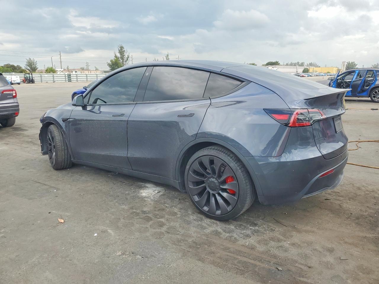 2022 Tesla Model Y - Image 2