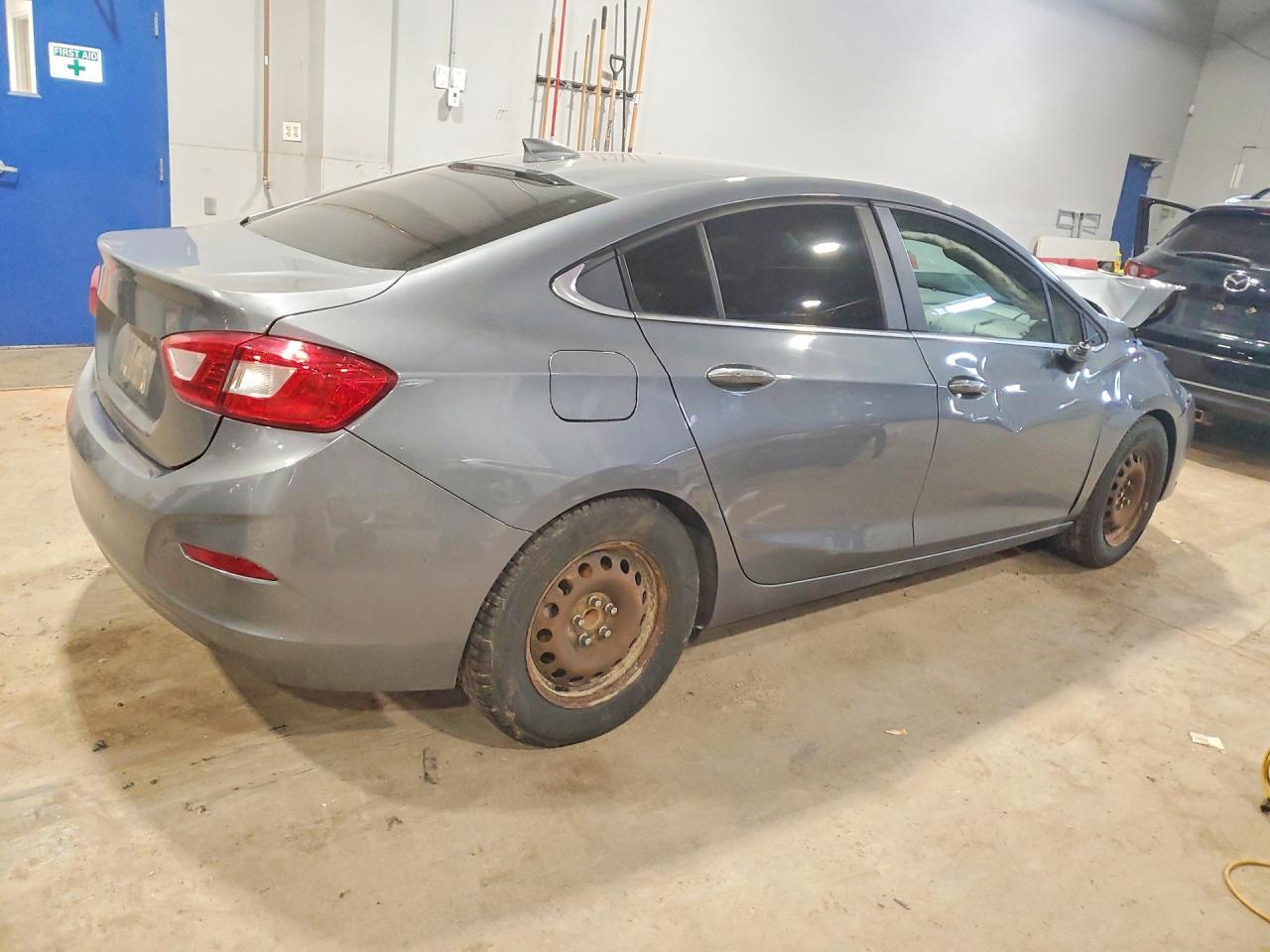 2018 Chevrolet Cruze Lt Turbo 4Dr - Image 3
