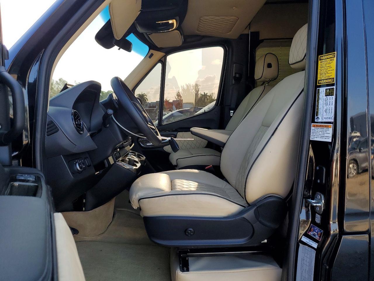 2021 Mercedes-Benz Sprinter 2500 - Фото 7