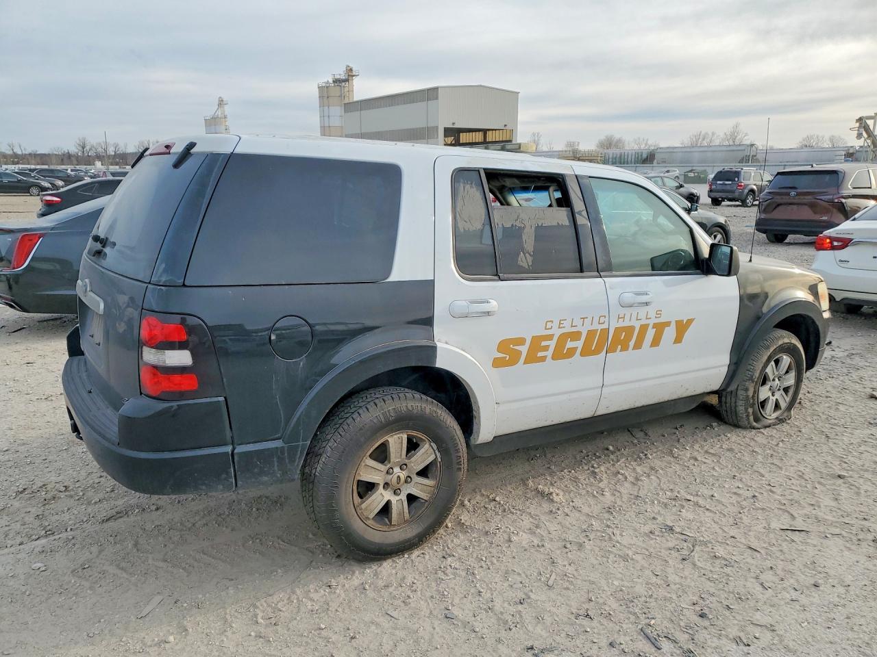 2010 Ford Explorer - Фото 3