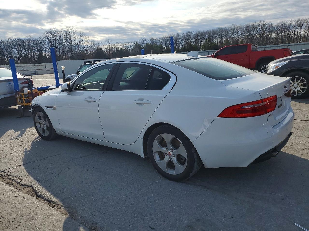 2017 Jaguar Xe - Image 2