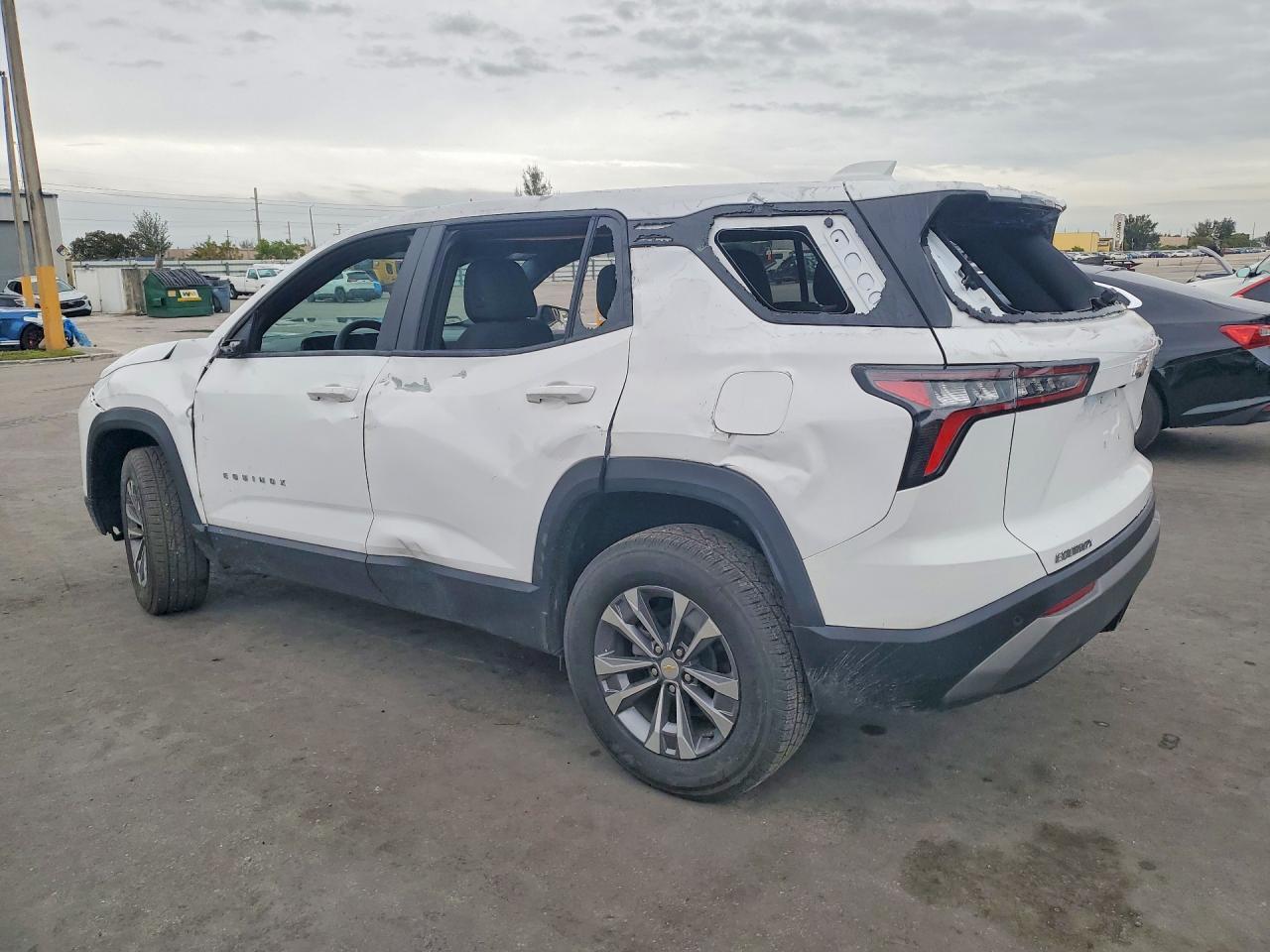 2025 Chevrolet Equinox Lt - Image 2