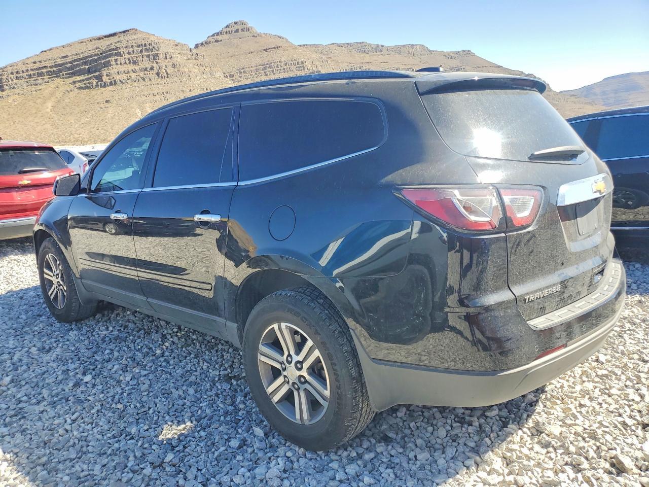 2017 Chevrolet Traverse Lt - Фото 2