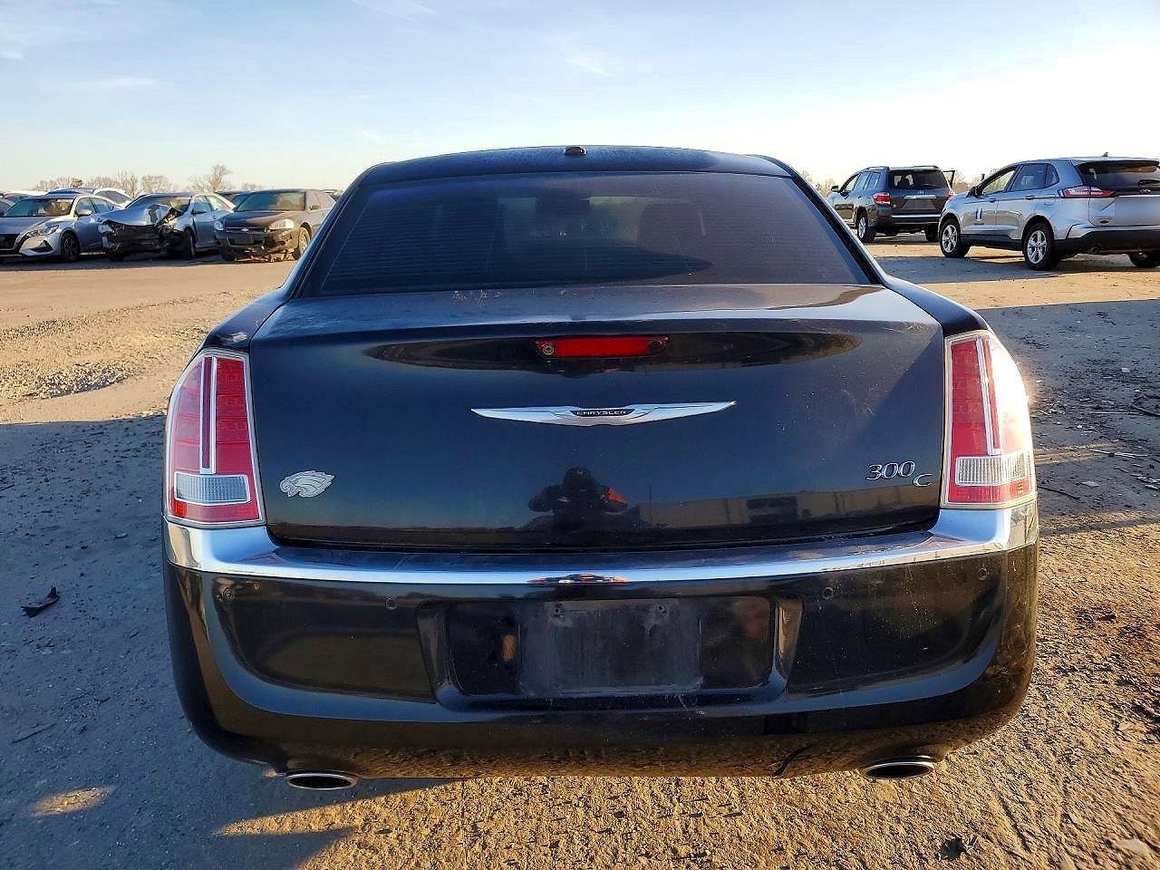 2014 Chrysler 300C - Image 6