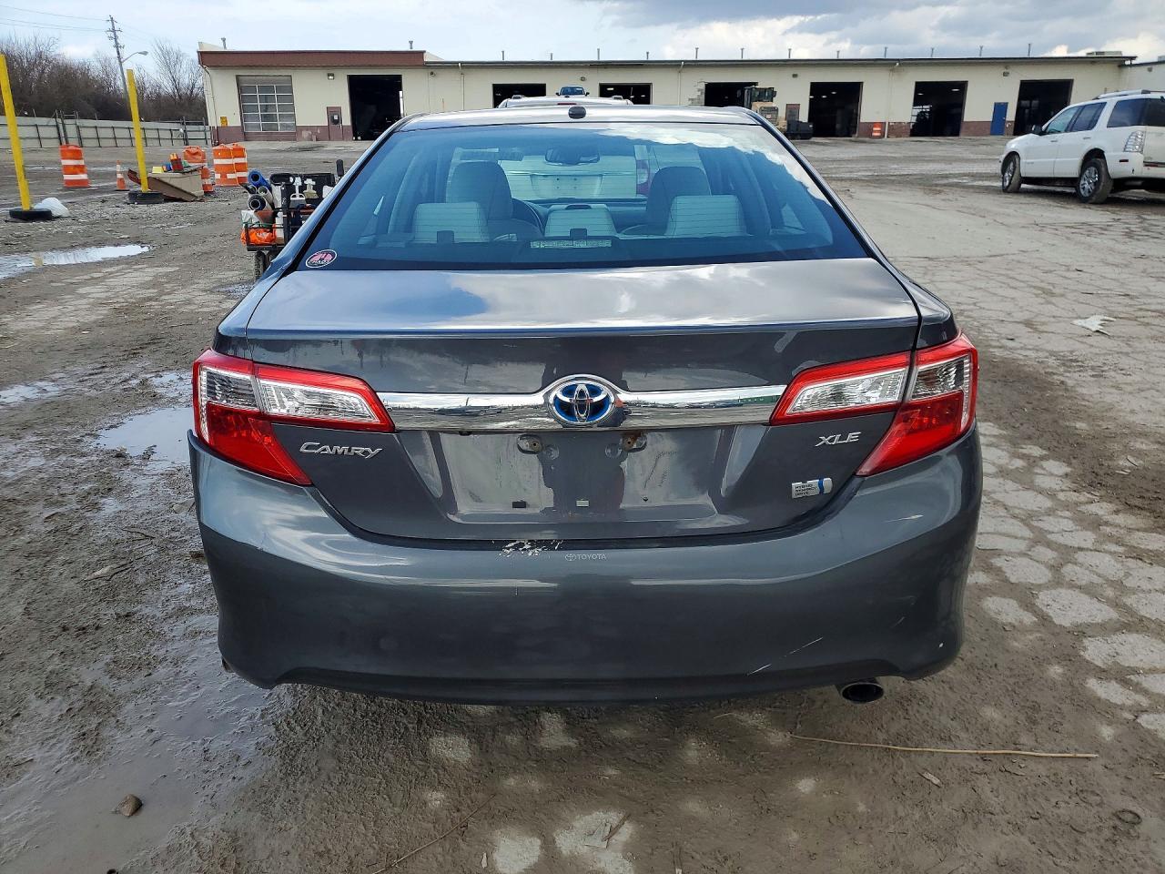 2012 Toyota Camry Hybrid Xle - Image 6