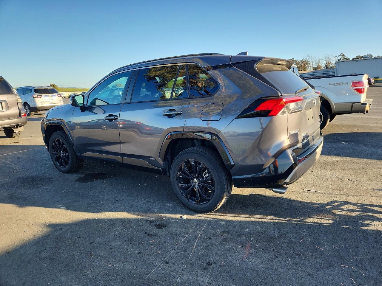 2022 Toyota Rav4 Hybrid Se - Image 2