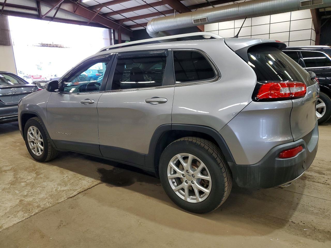 2015 Jeep Cherokee Latitude - Фото 2