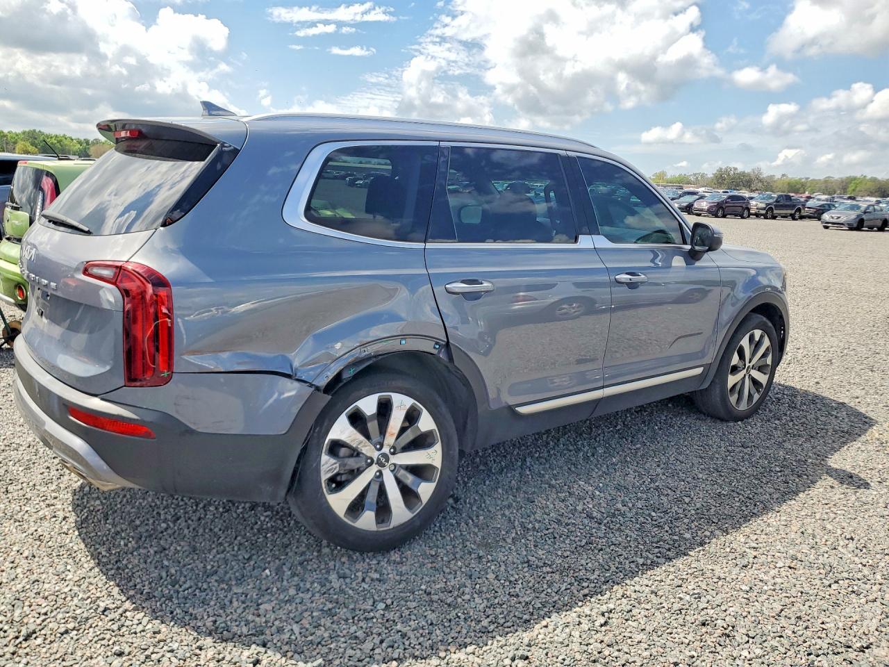 2022 Kia Telluride S - Фото 3