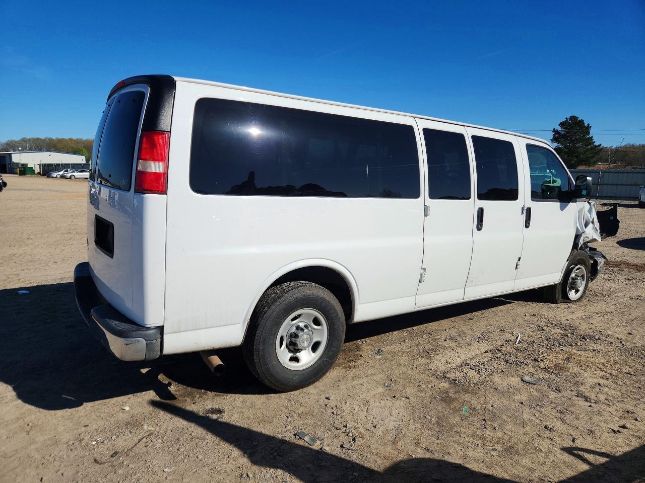 2016 Chevrolet Express G3500 Lt - Image 3