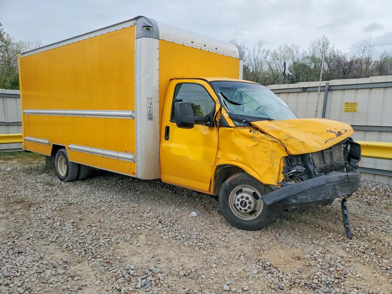 2014 GMC Savana Box Truck - Фото 4