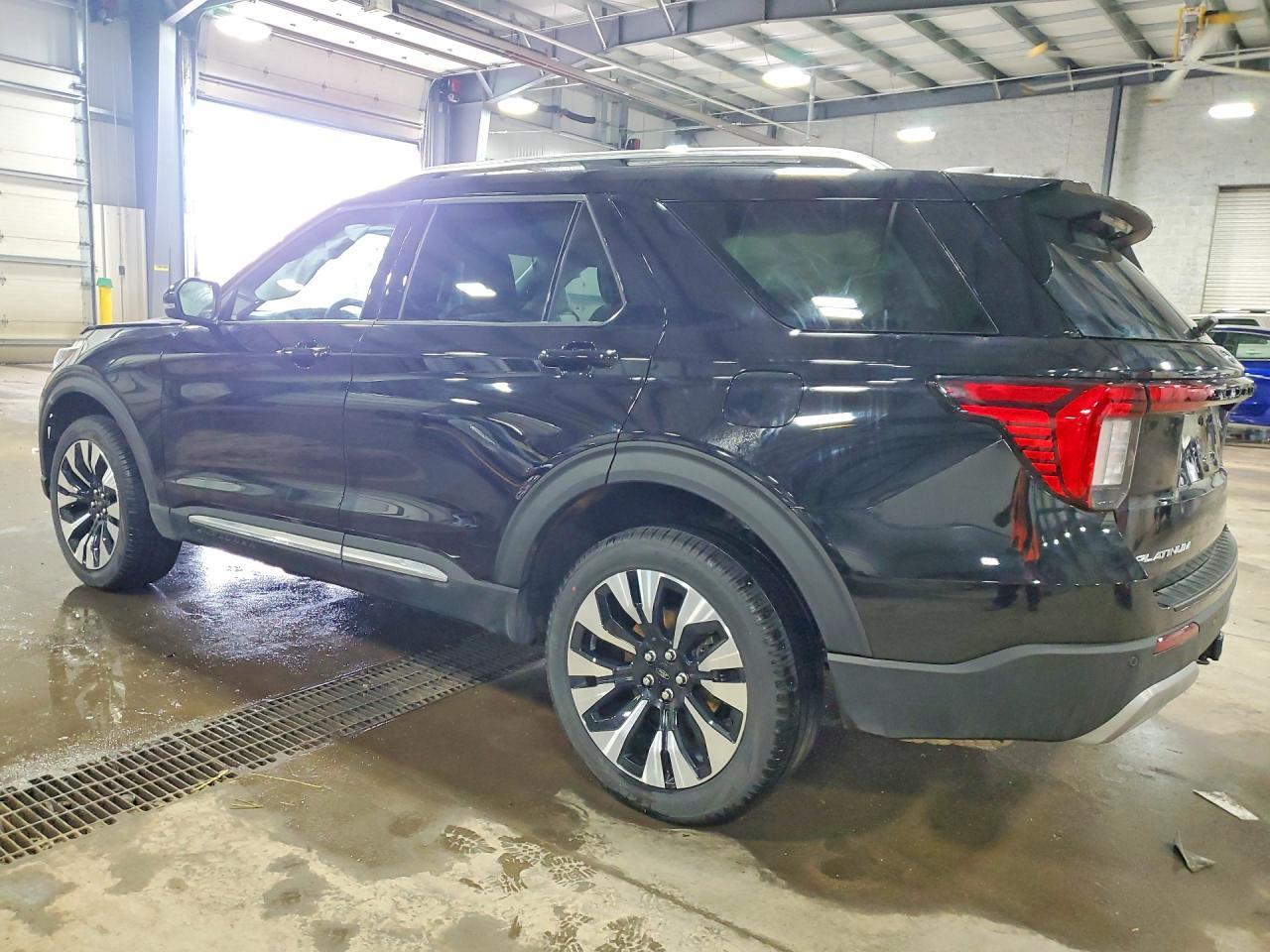 2025 Ford Explorer Platinum - Фото 2