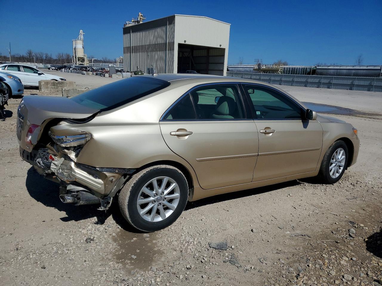 2010 Toyota Camary Se - Фото 3